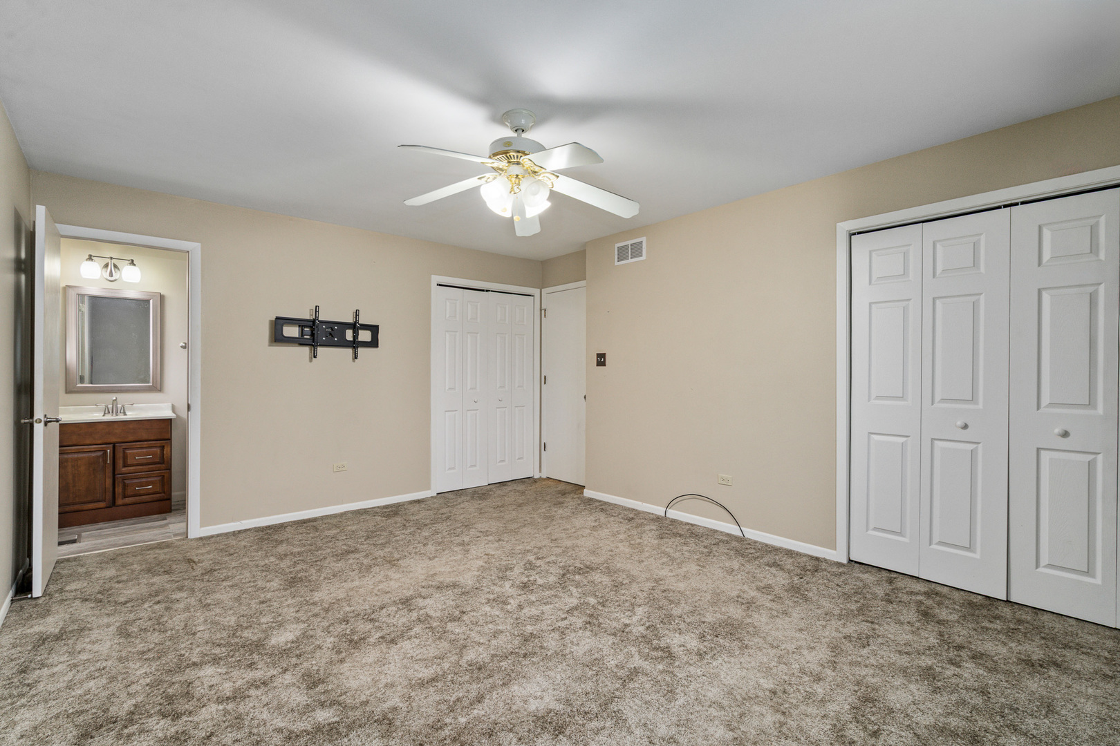 15642 Plum Tree Drive, Orland Park, IL 60462