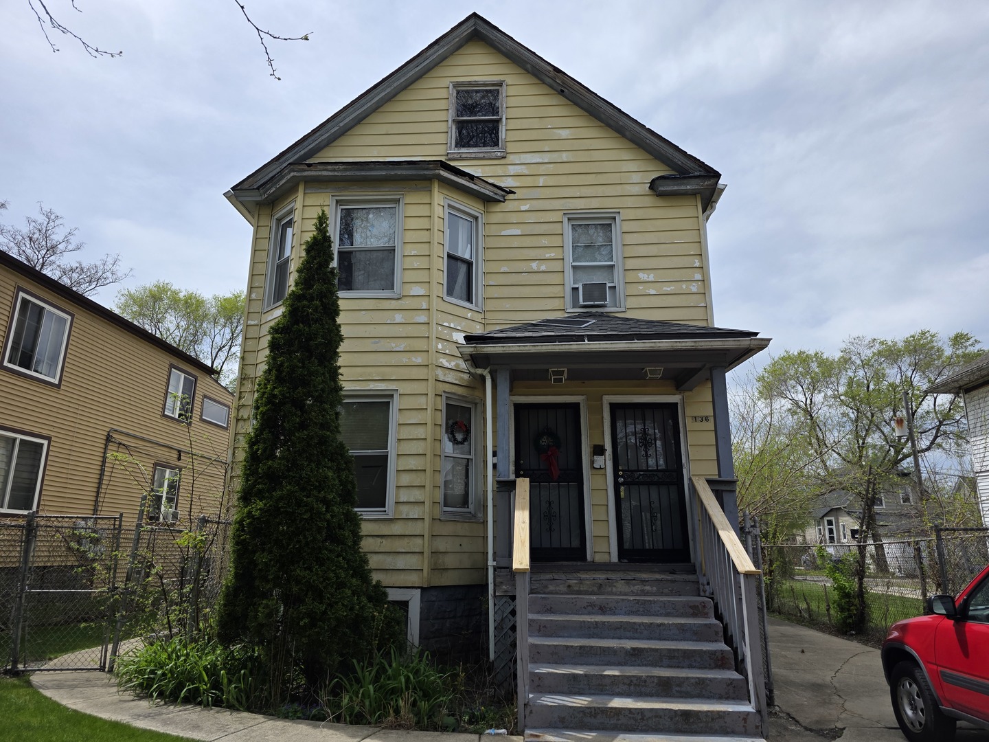 136 S 10th Avenue, Maywood, IL 60153