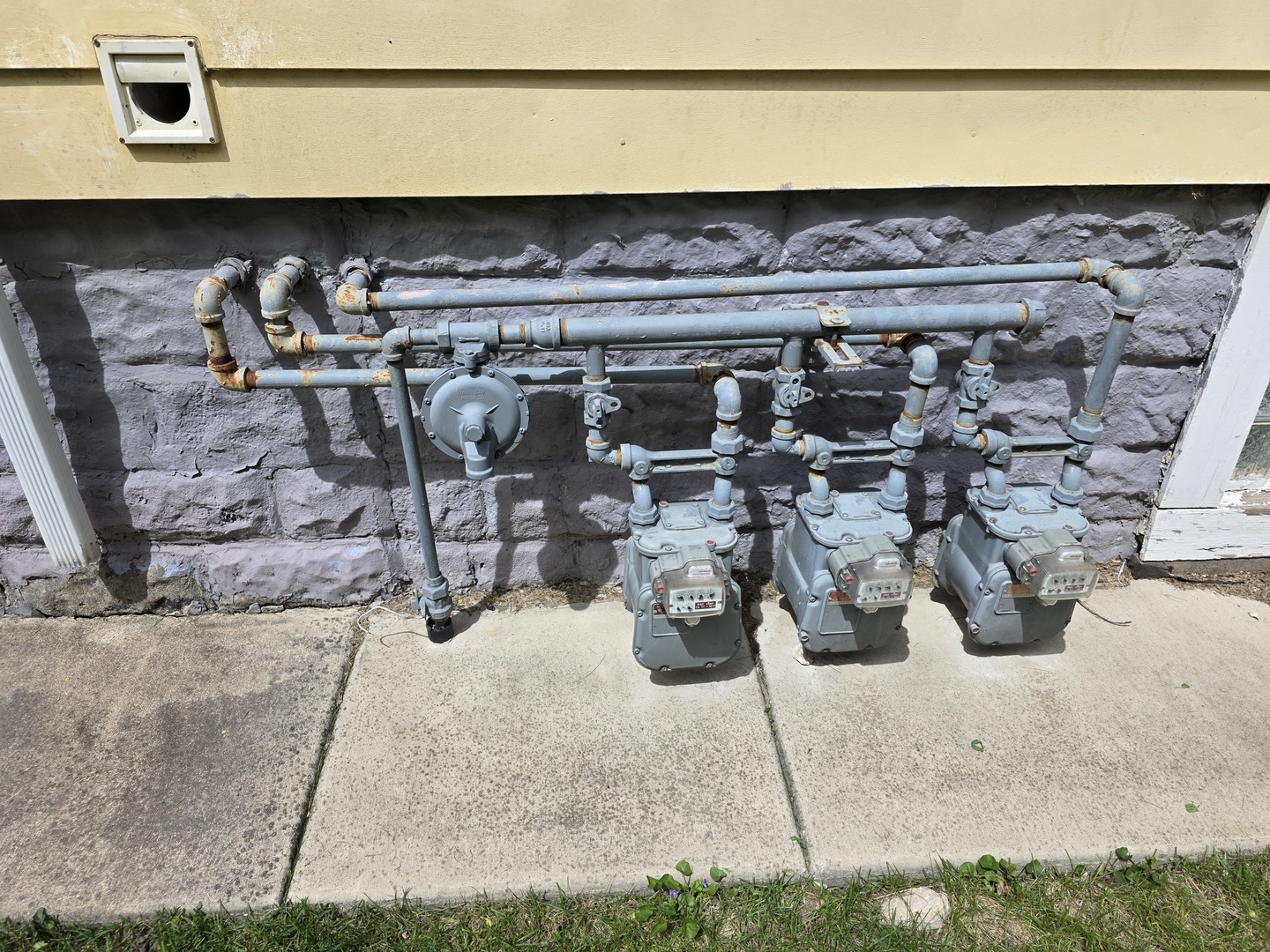 136 S 10th Avenue, Maywood, IL 60153