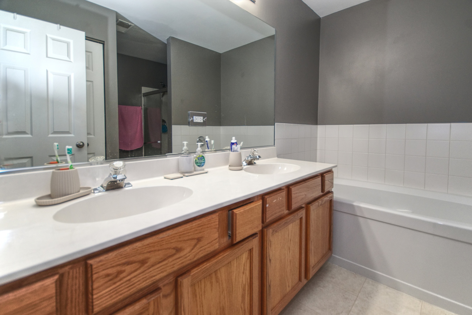 220 St James Parkway #A, Sugar Grove, IL 60554