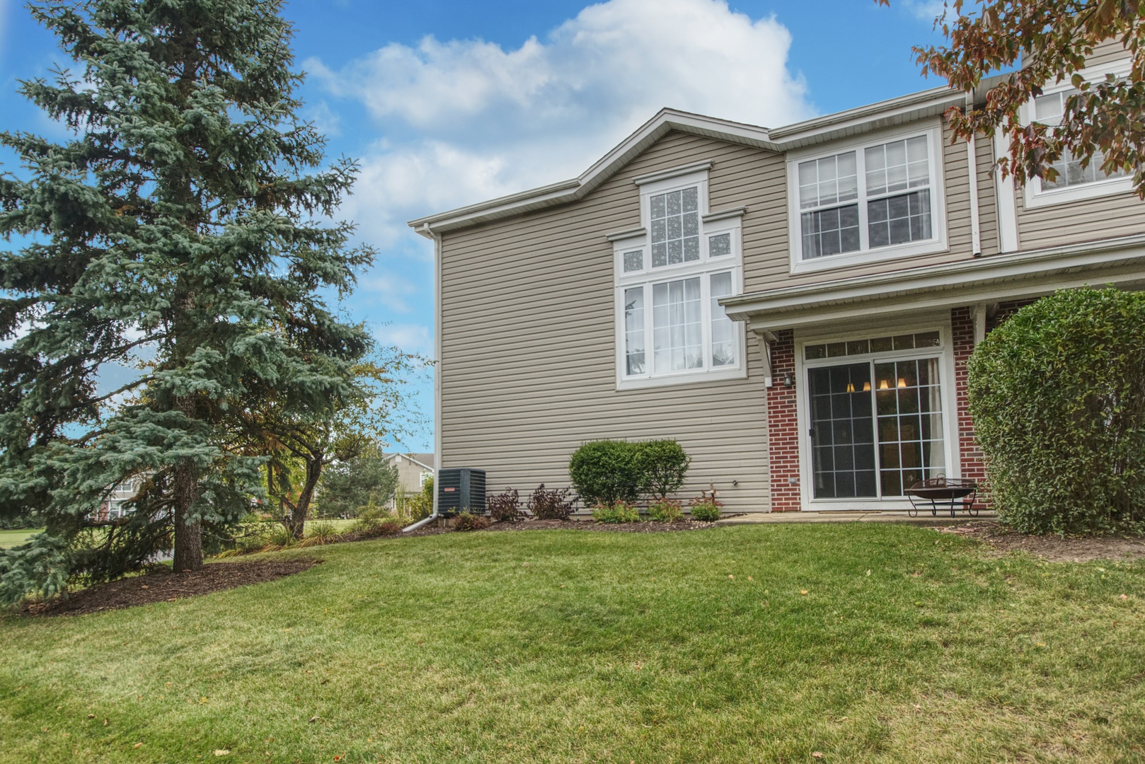 220 St James Parkway #A, Sugar Grove, IL 60554
