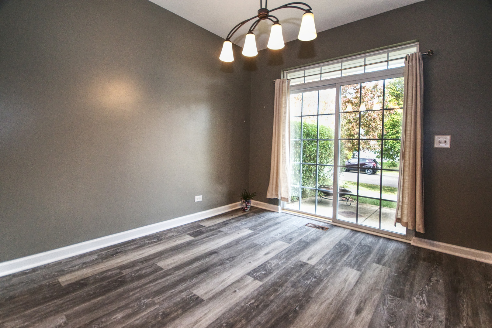 220 St James Parkway #A, Sugar Grove, IL 60554