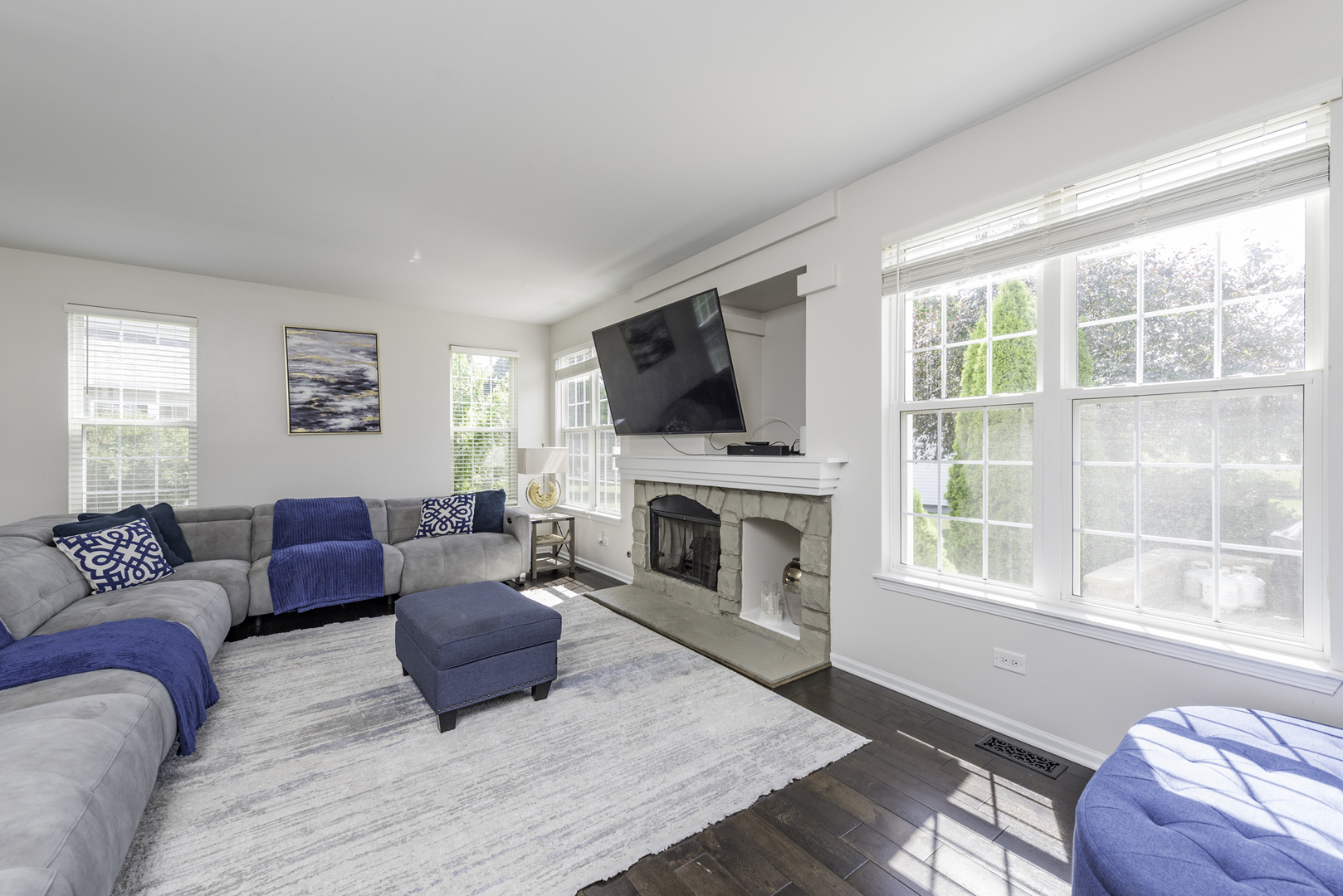 1650 Natures Way, Lindenhurst, IL 60046