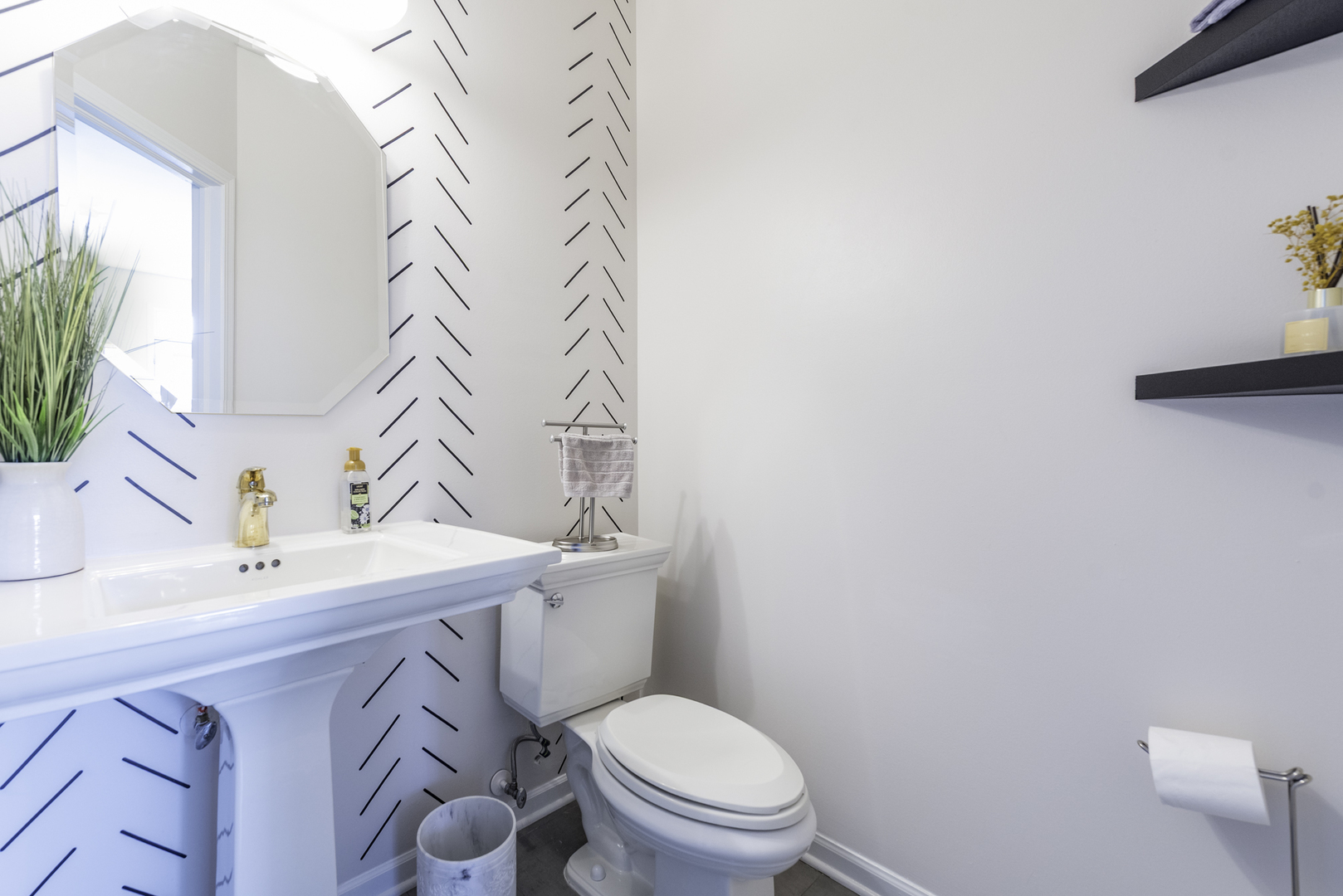 1650 Natures Way, Lindenhurst, IL 60046