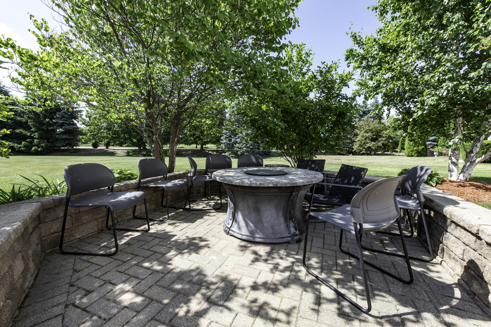 1650 Natures Way, Lindenhurst, IL 60046