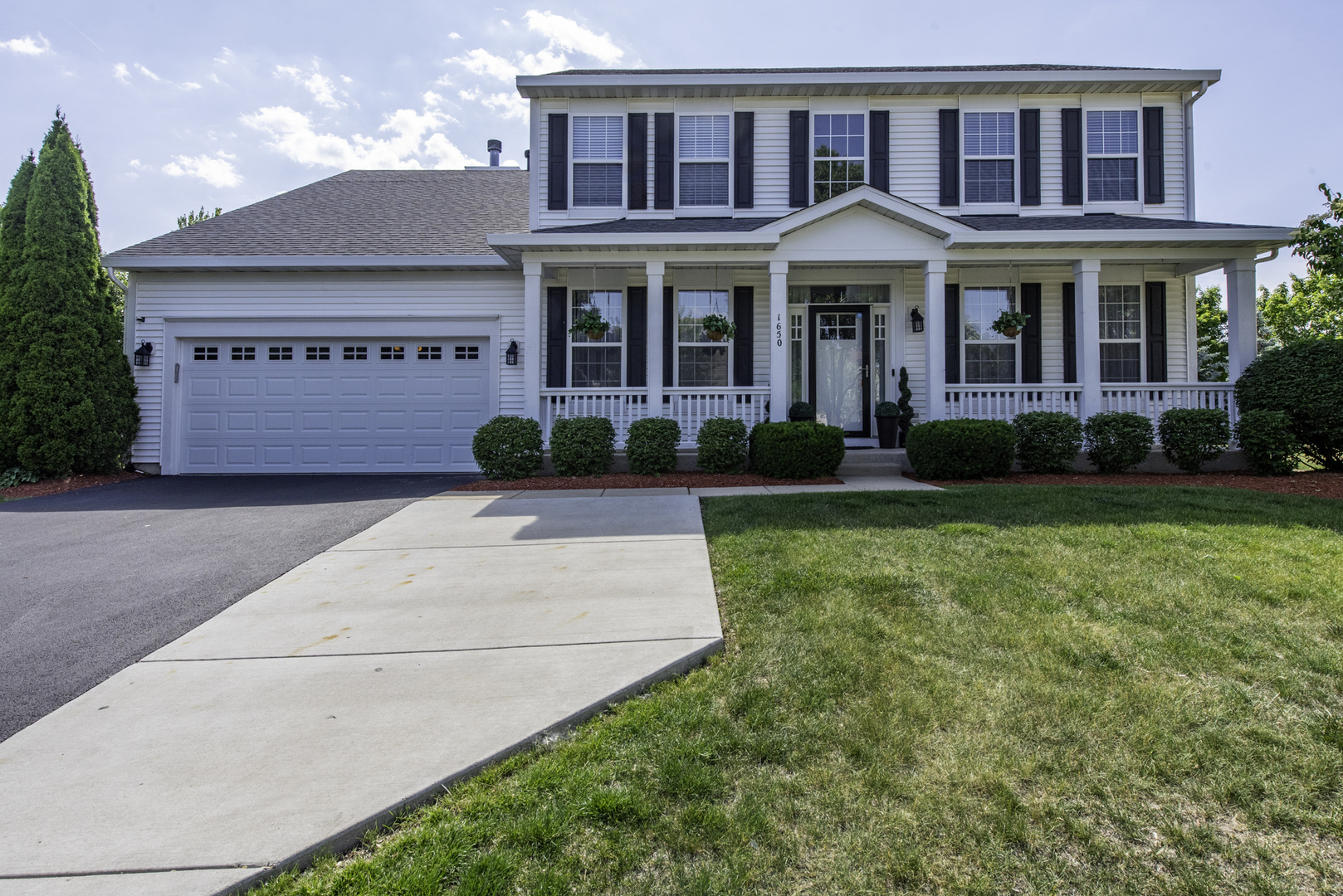 1650 Natures Way, Lindenhurst, IL 60046