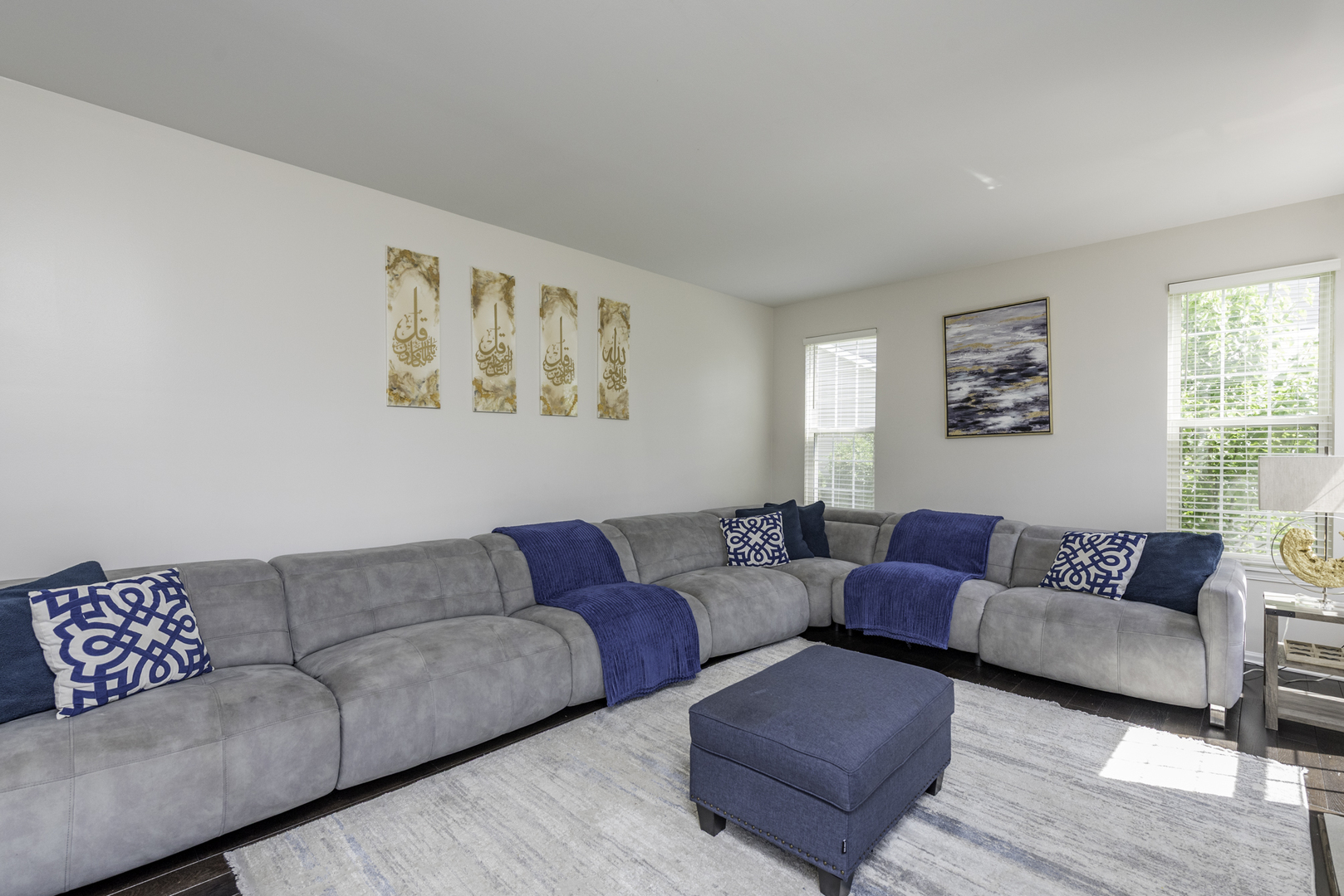 1650 Natures Way, Lindenhurst, IL 60046