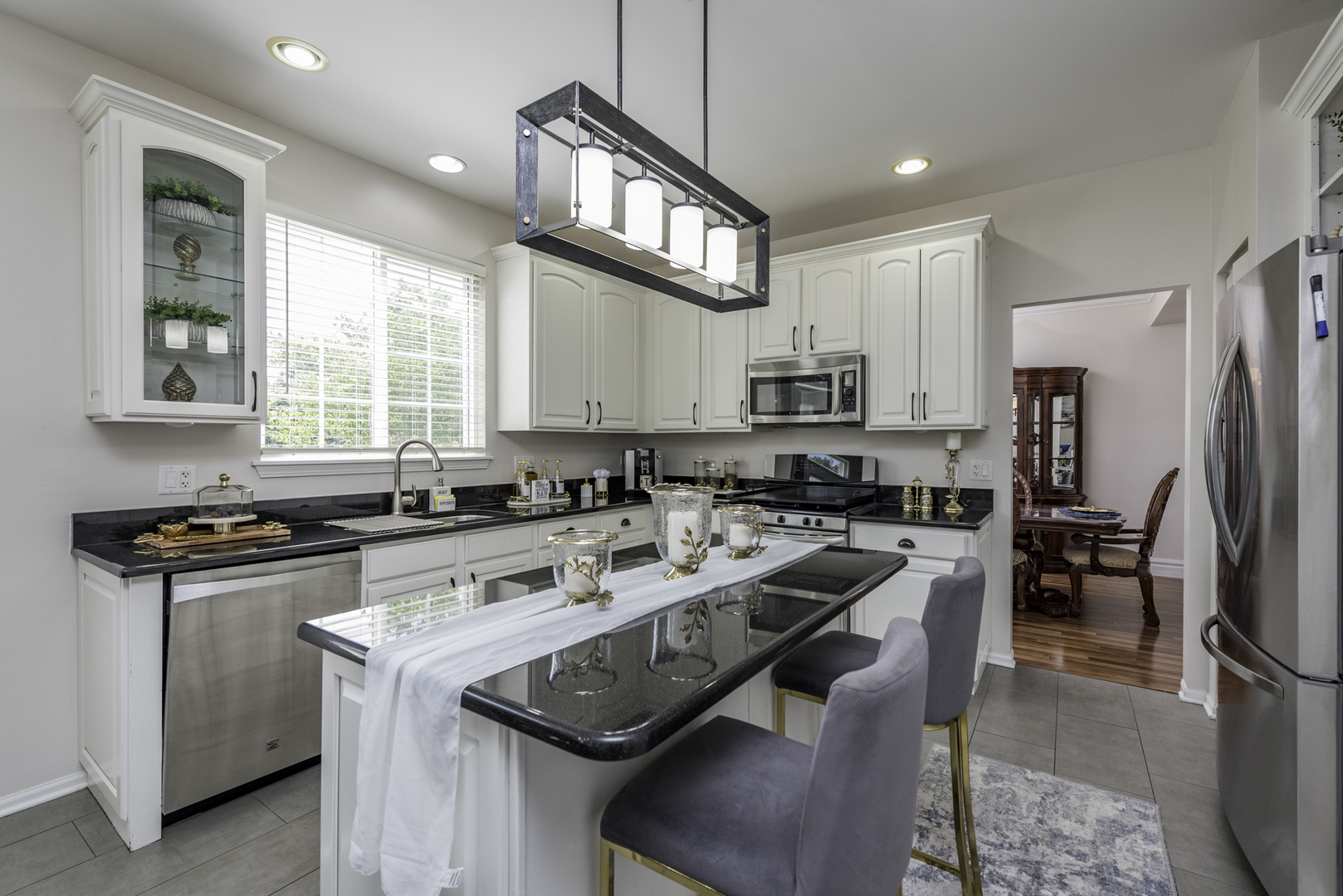 1650 Natures Way, Lindenhurst, IL 60046