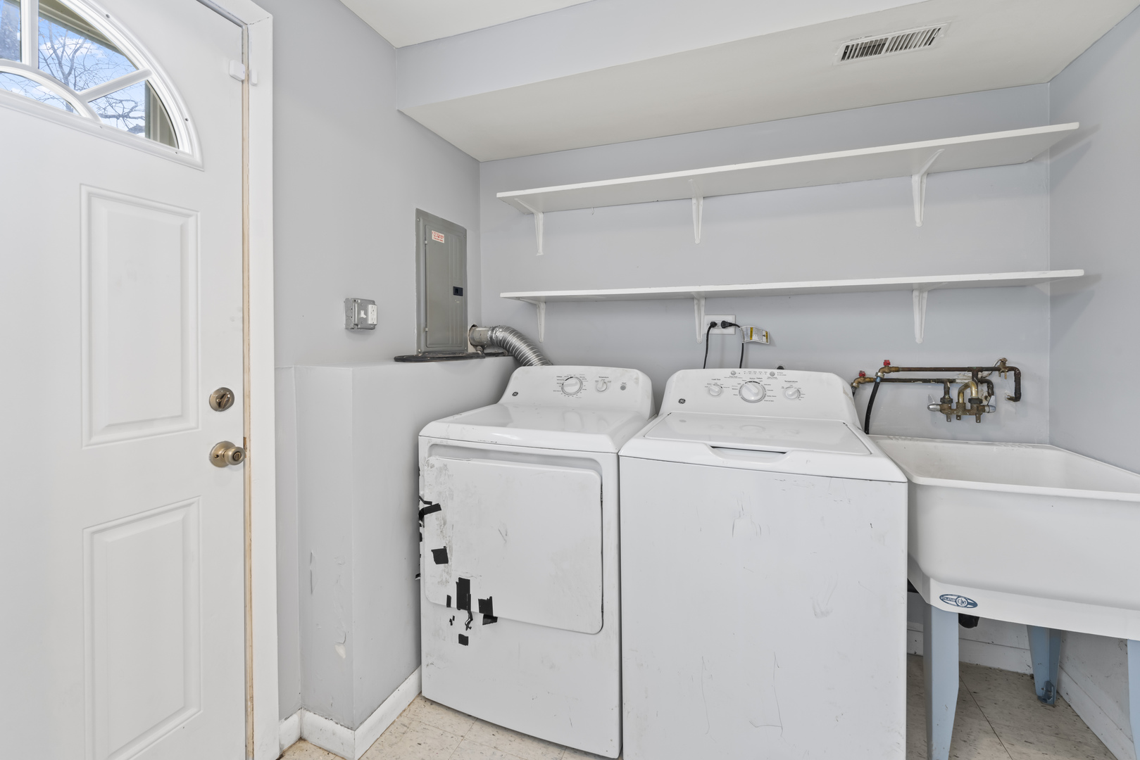 4827 IMPERIAL Drive, Richton Park, IL 60471