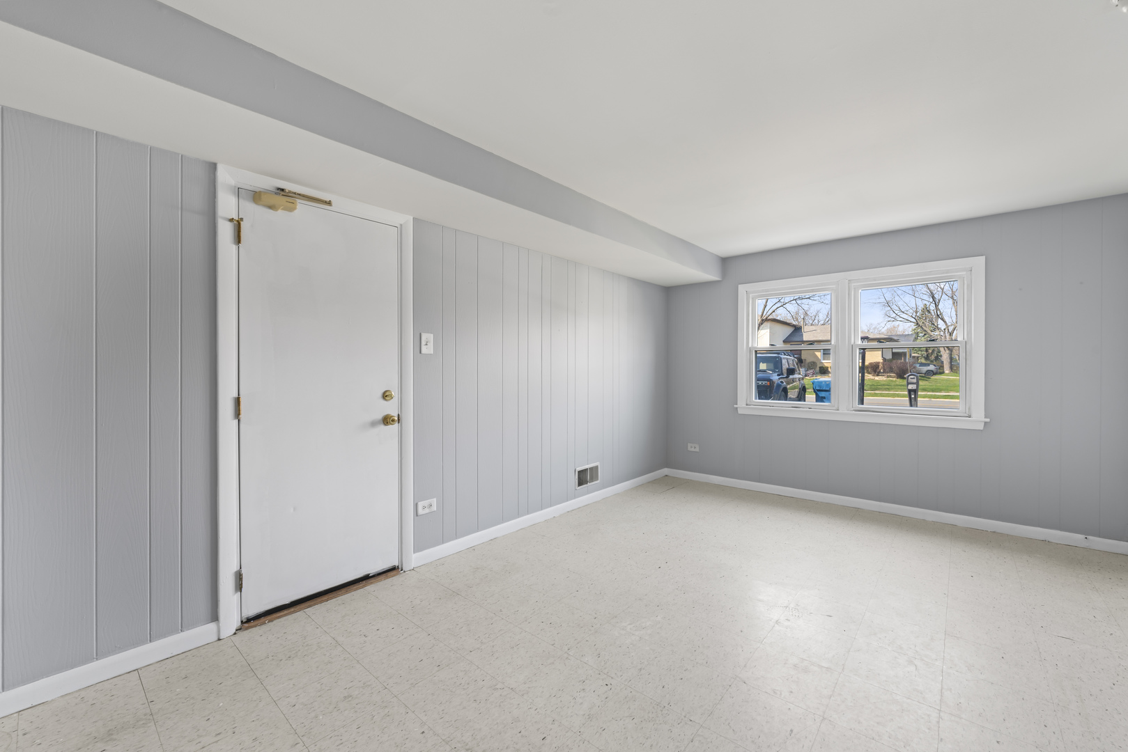 4827 IMPERIAL Drive, Richton Park, IL 60471