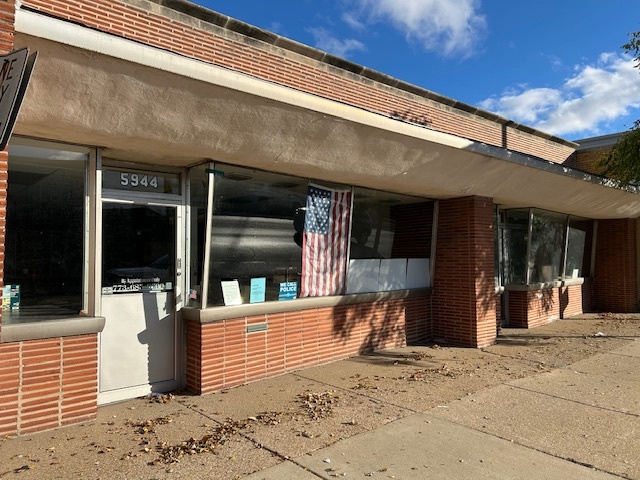 5942 W Montrose Avenue, Chicago, IL 60634