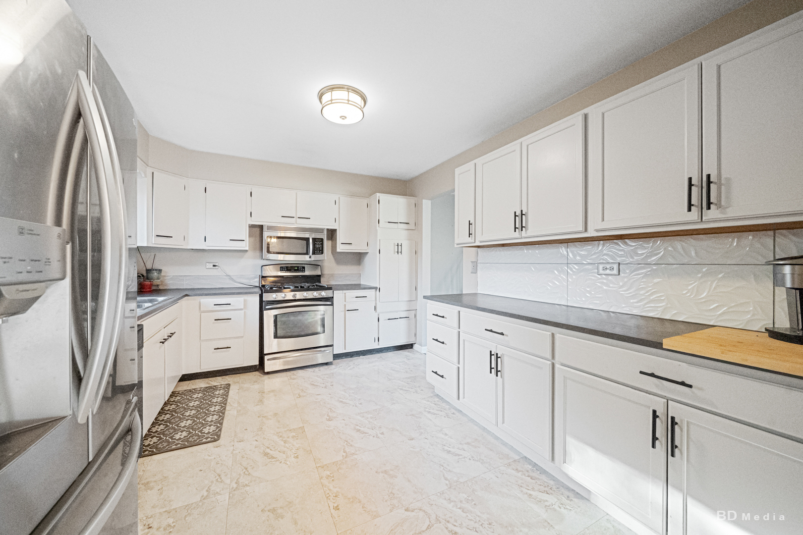 571 Hitchcock Avenue, Lisle, IL 60532