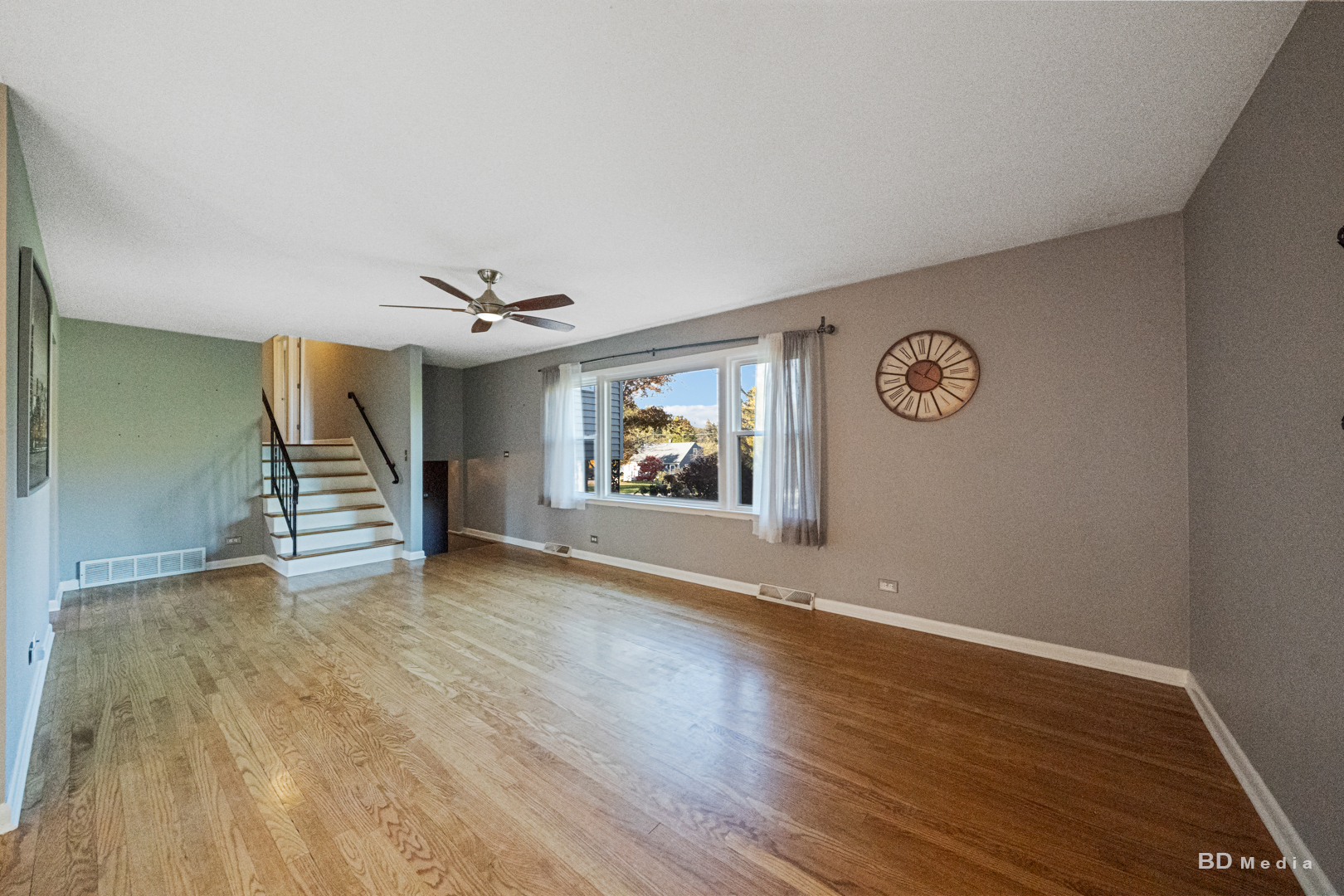 571 Hitchcock Avenue, Lisle, IL 60532