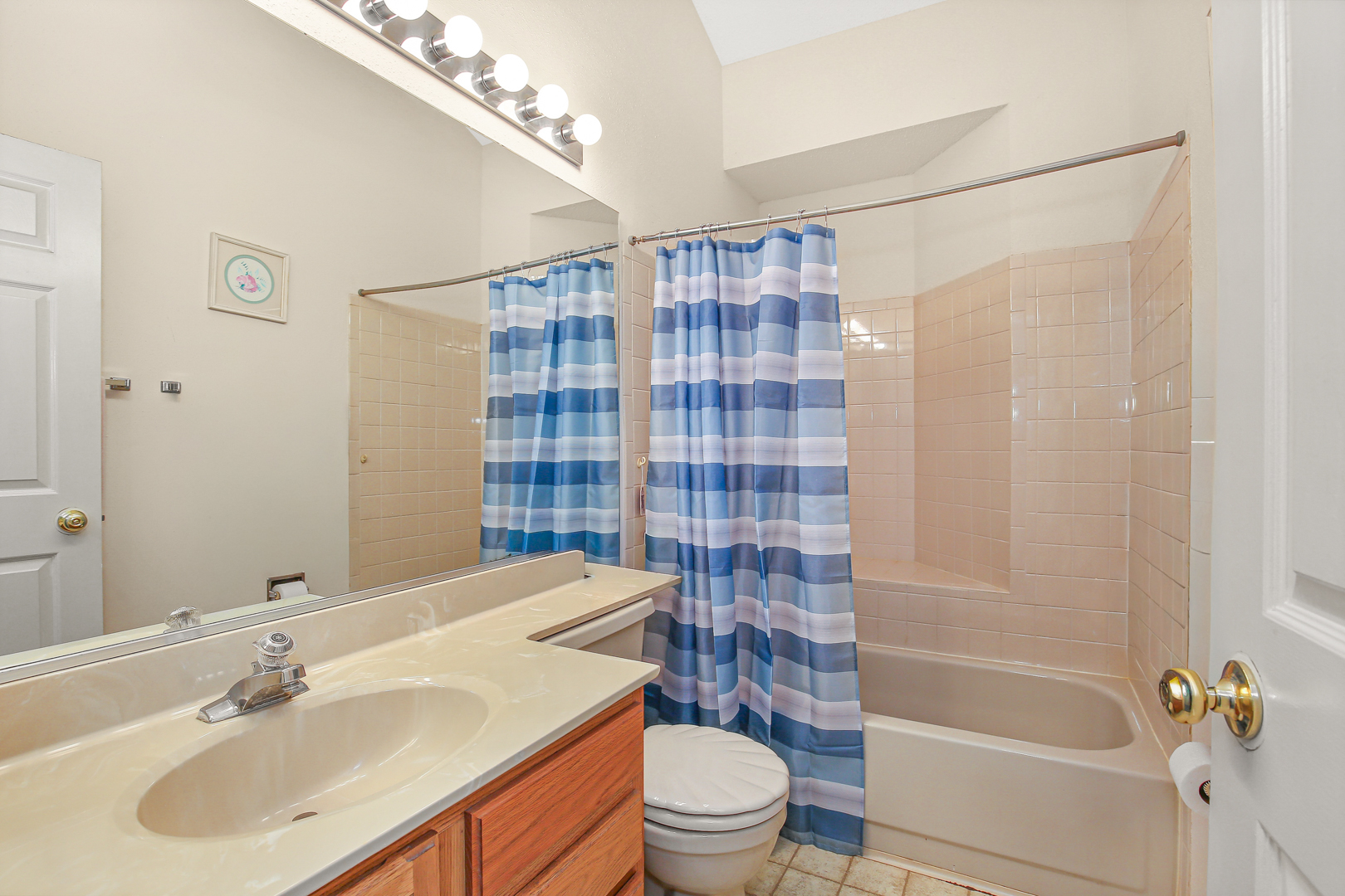 140 Rockhurst Road, Bolingbrook, IL 60440