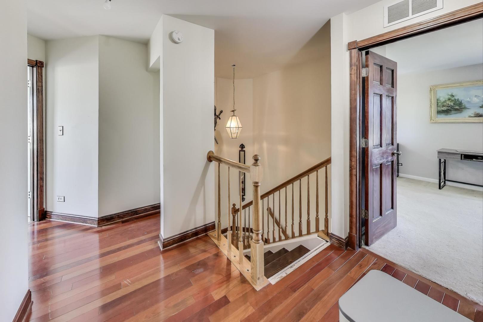 345 W Asbury Drive, Round Lake, IL 60073