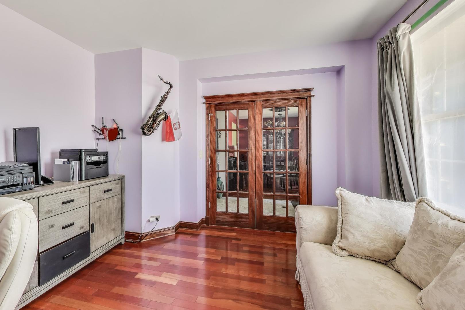 345 W Asbury Drive, Round Lake, IL 60073