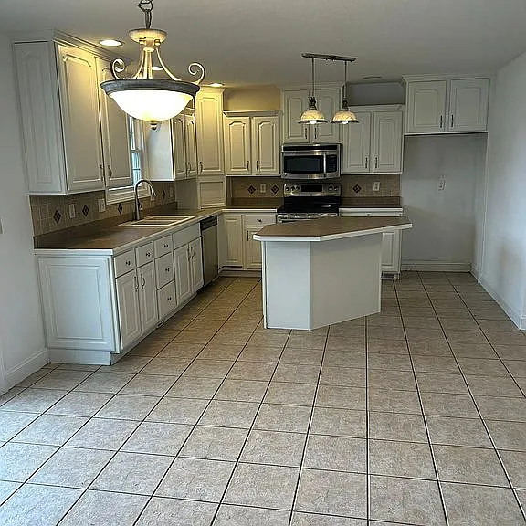 1713 W Bob O Link Drive, Pontiac, IL 61764