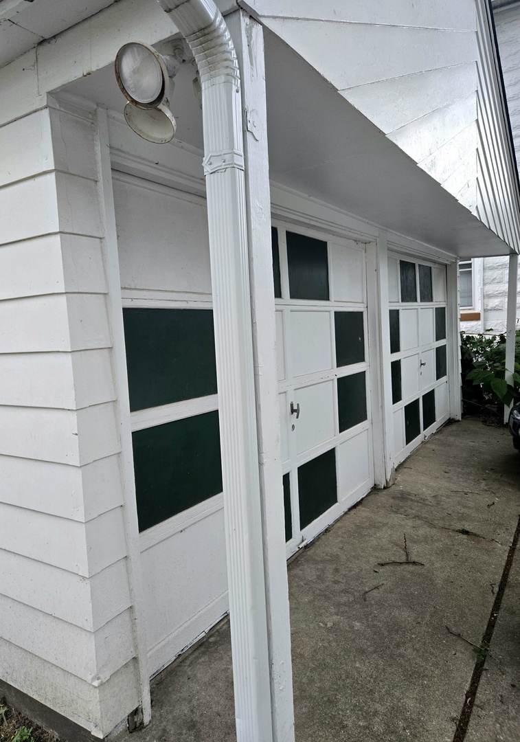 453 E Chicago Street, Elgin, IL 60120