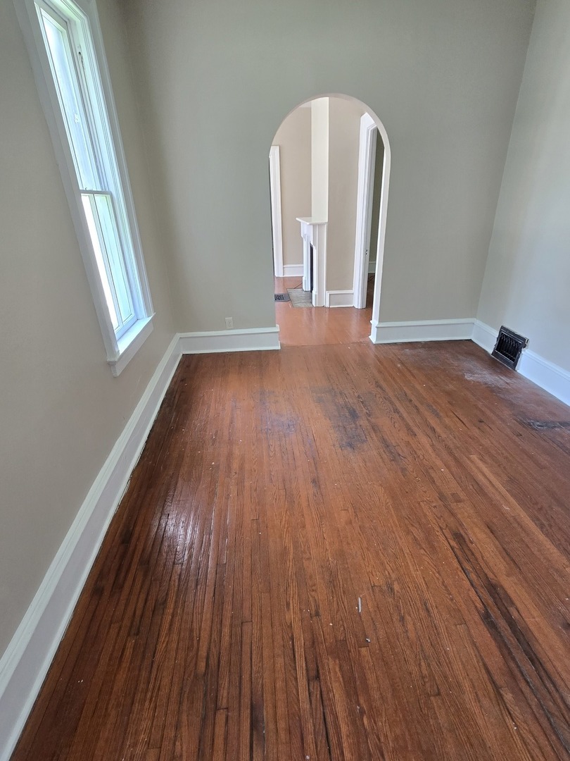 453 E Chicago Street, Elgin, IL 60120