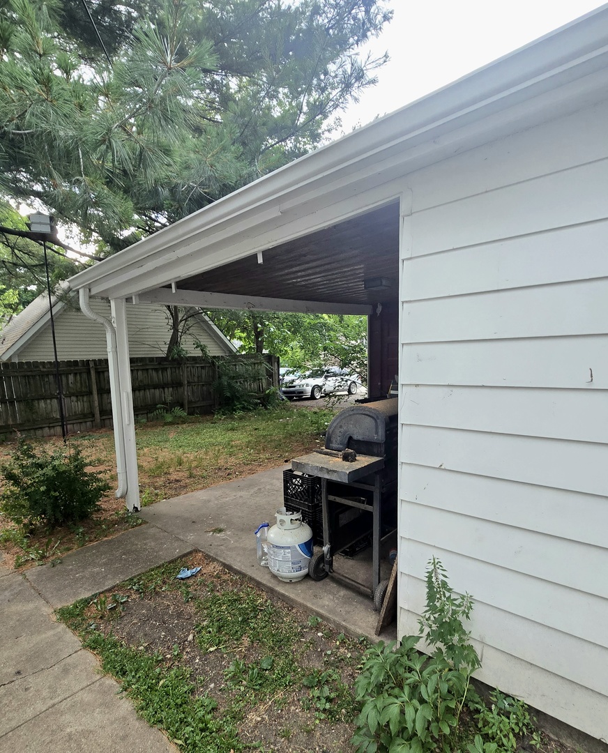 453 E Chicago Street, Elgin, IL 60120