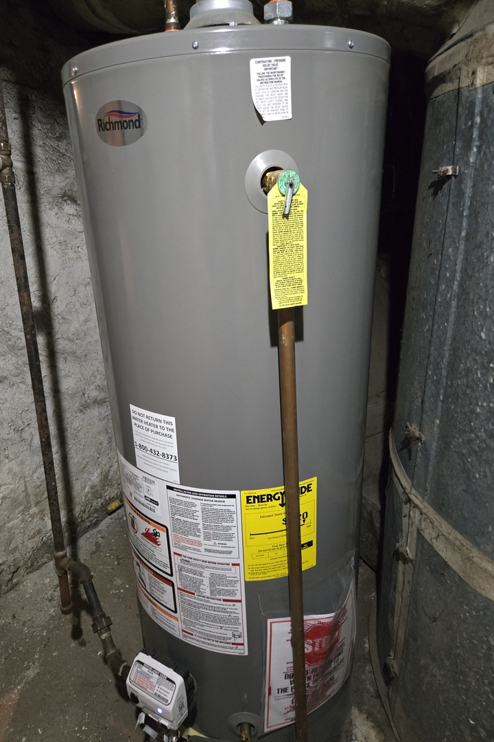 453 E Chicago Street, Elgin, IL 60120