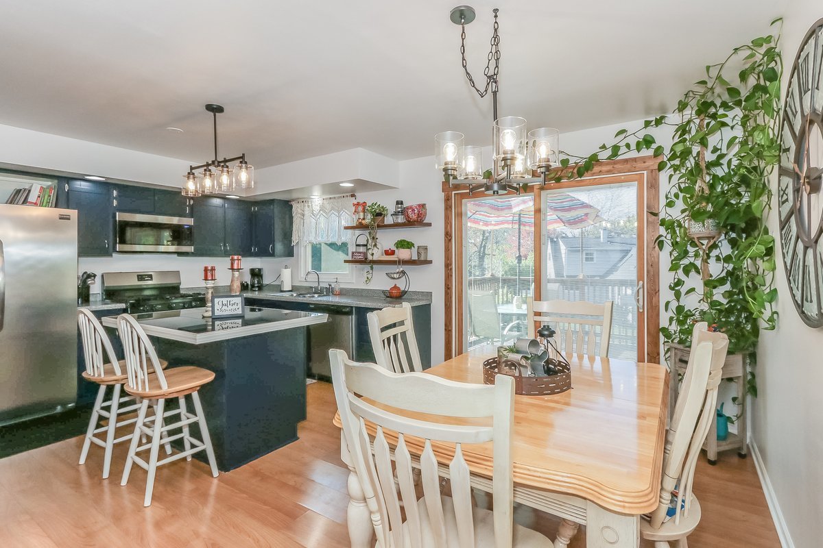 520 N Lyle Avenue, Elgin, IL 60123