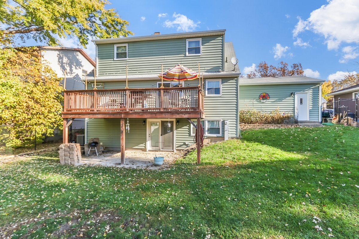 520 N Lyle Avenue, Elgin, IL 60123