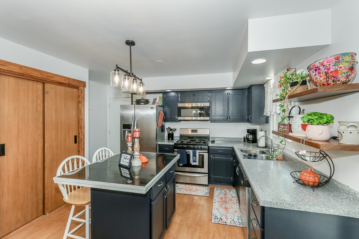 520 N Lyle Avenue, Elgin, IL 60123