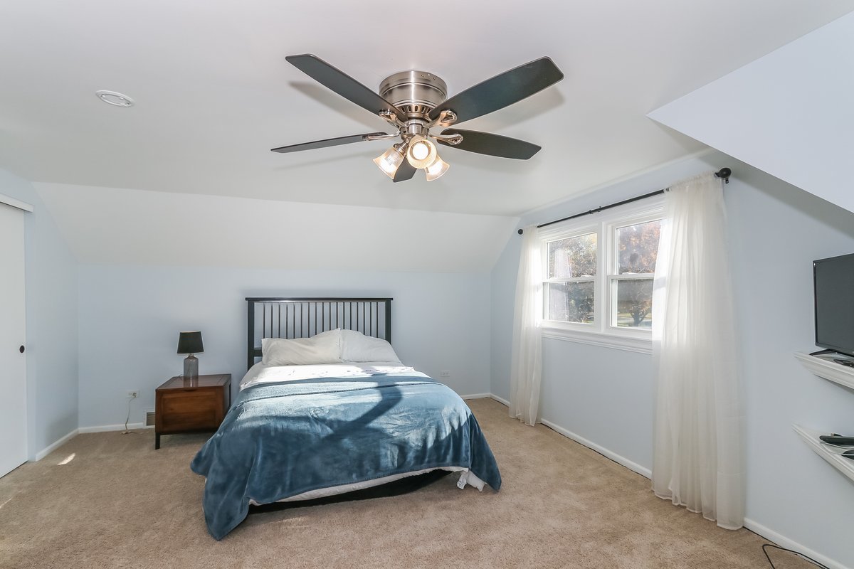 520 N Lyle Avenue, Elgin, IL 60123