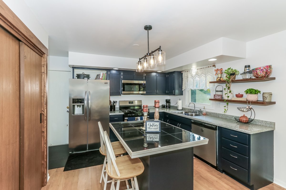 520 N Lyle Avenue, Elgin, IL 60123