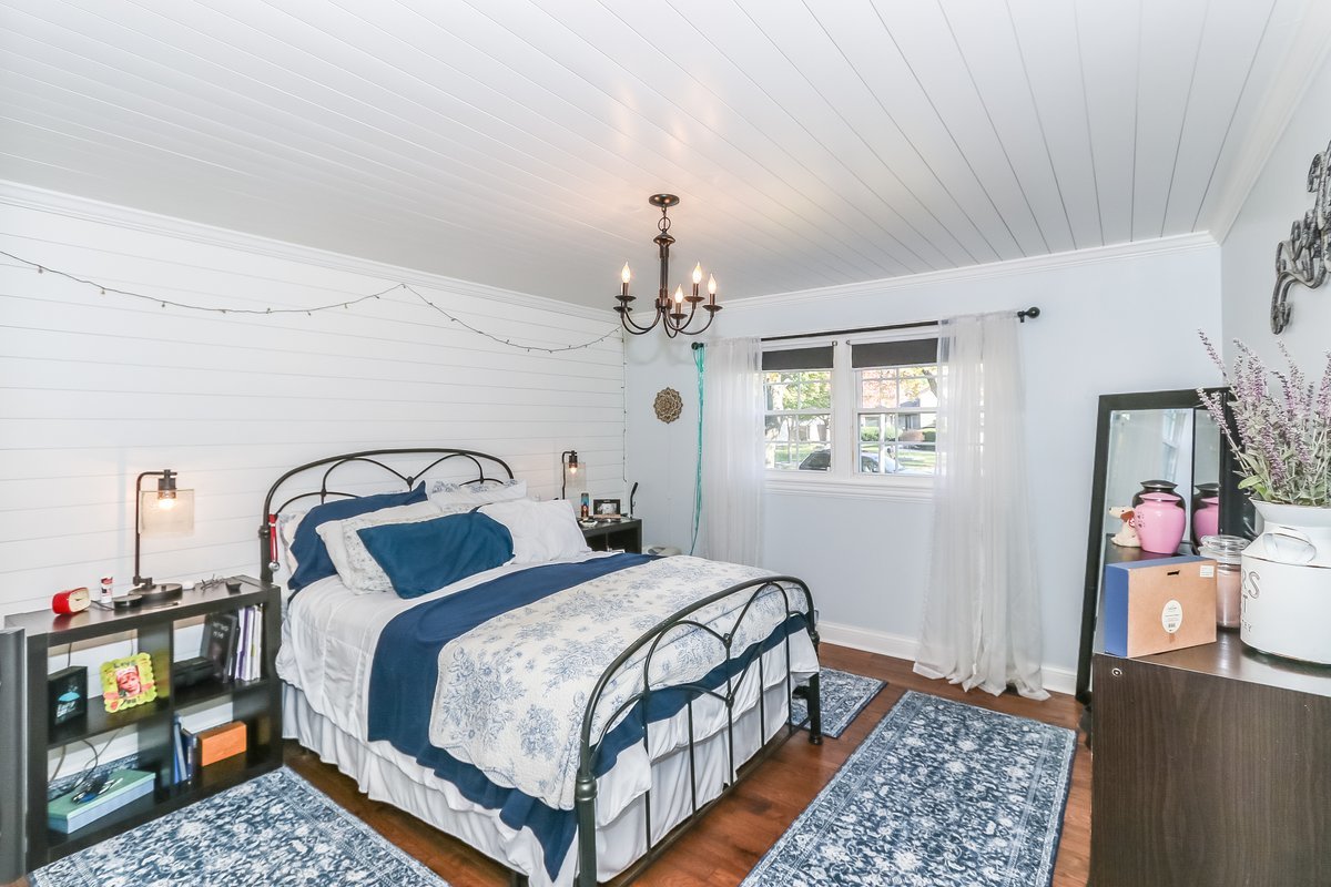 520 N Lyle Avenue, Elgin, IL 60123