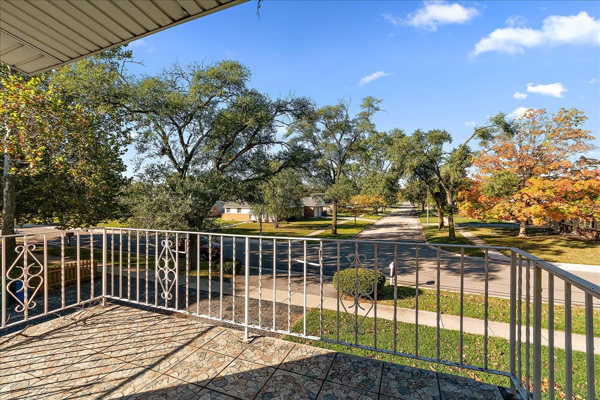 8323 Melvina Avenue, Burbank, IL 60459