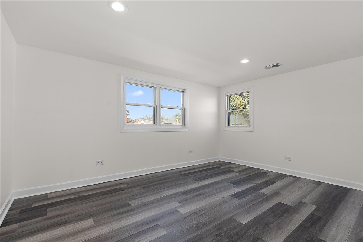 8323 Melvina Avenue, Burbank, IL 60459