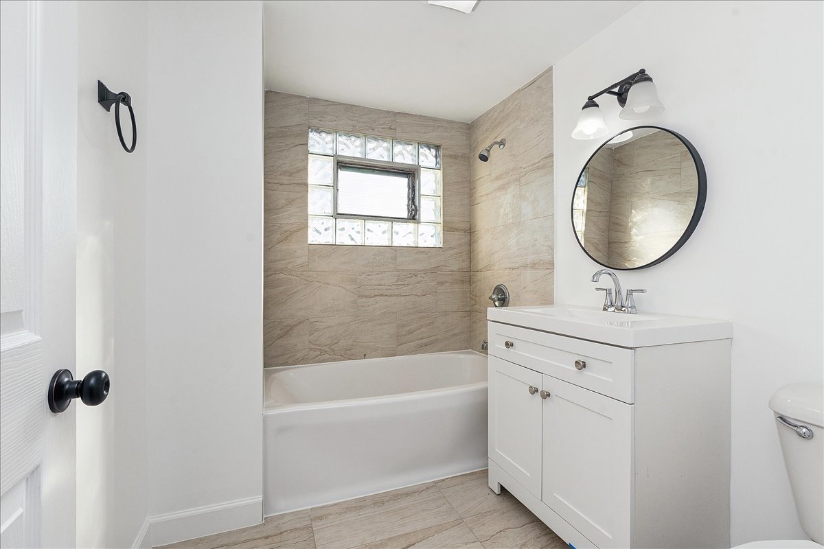 8323 Melvina Avenue, Burbank, IL 60459