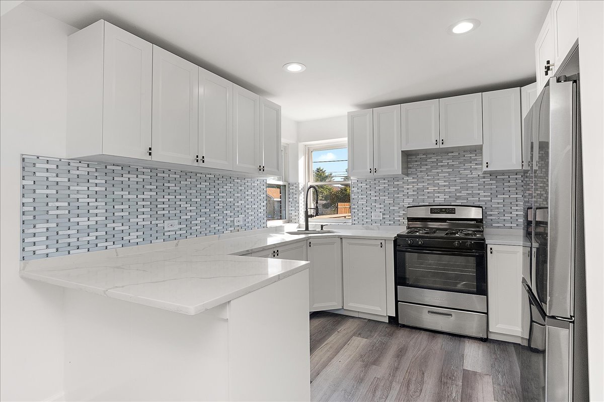 8323 Melvina Avenue, Burbank, IL 60459