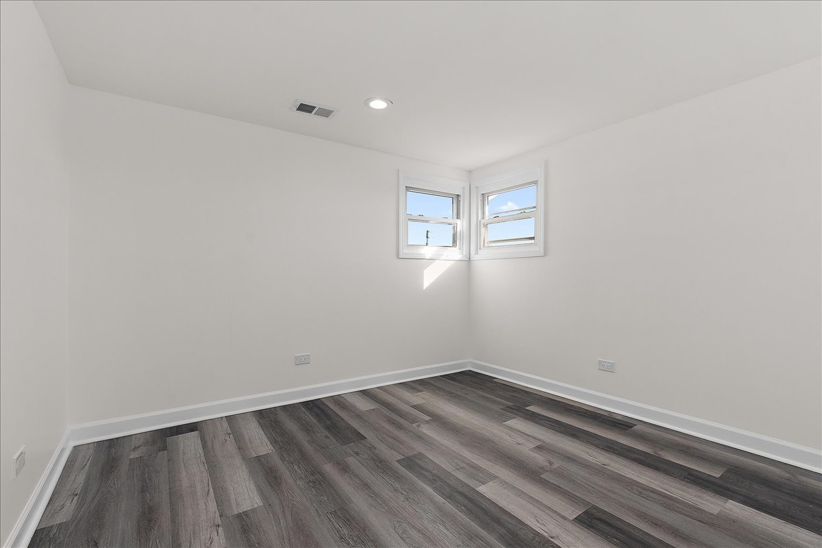 8323 Melvina Avenue, Burbank, IL 60459