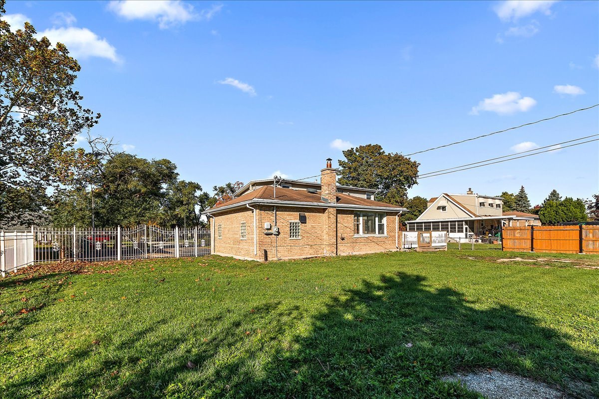 8323 Melvina Avenue, Burbank, IL 60459