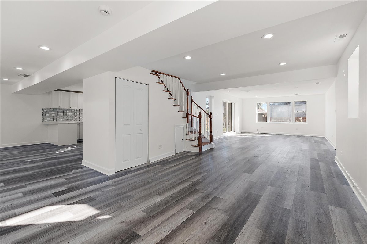 8323 Melvina Avenue, Burbank, IL 60459