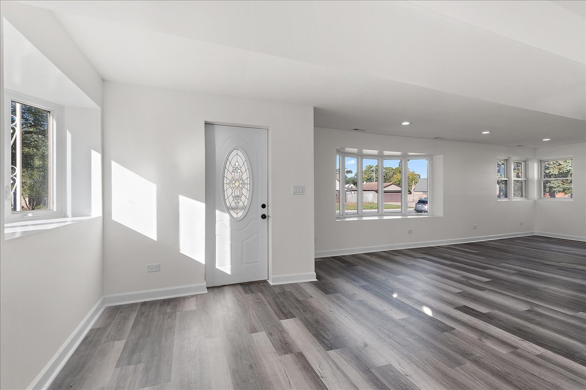 8323 Melvina Avenue, Burbank, IL 60459