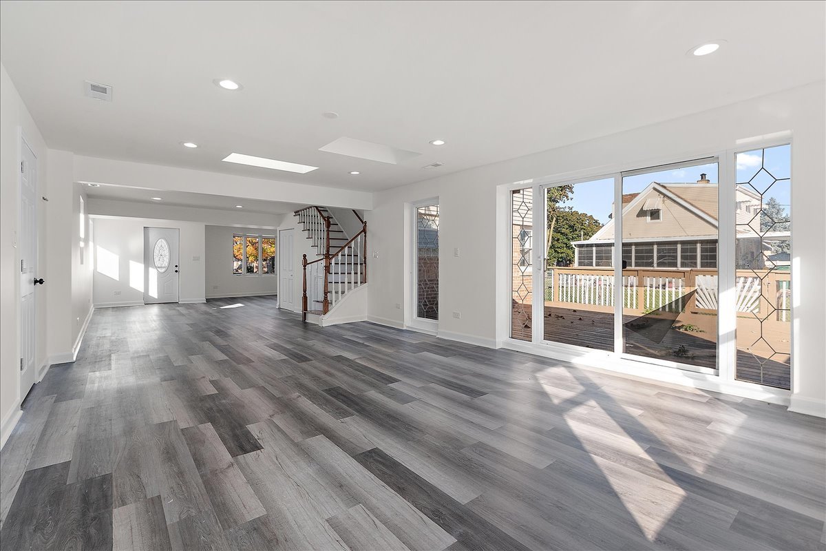 8323 Melvina Avenue, Burbank, IL 60459