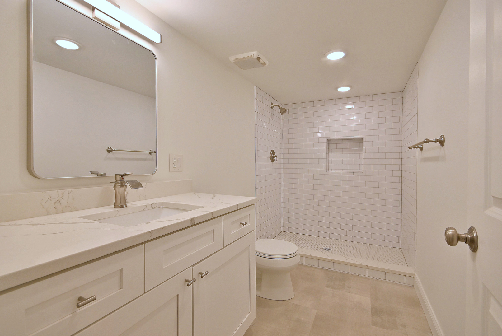 13 Woodgate Drive, Burr Ridge, IL 60527