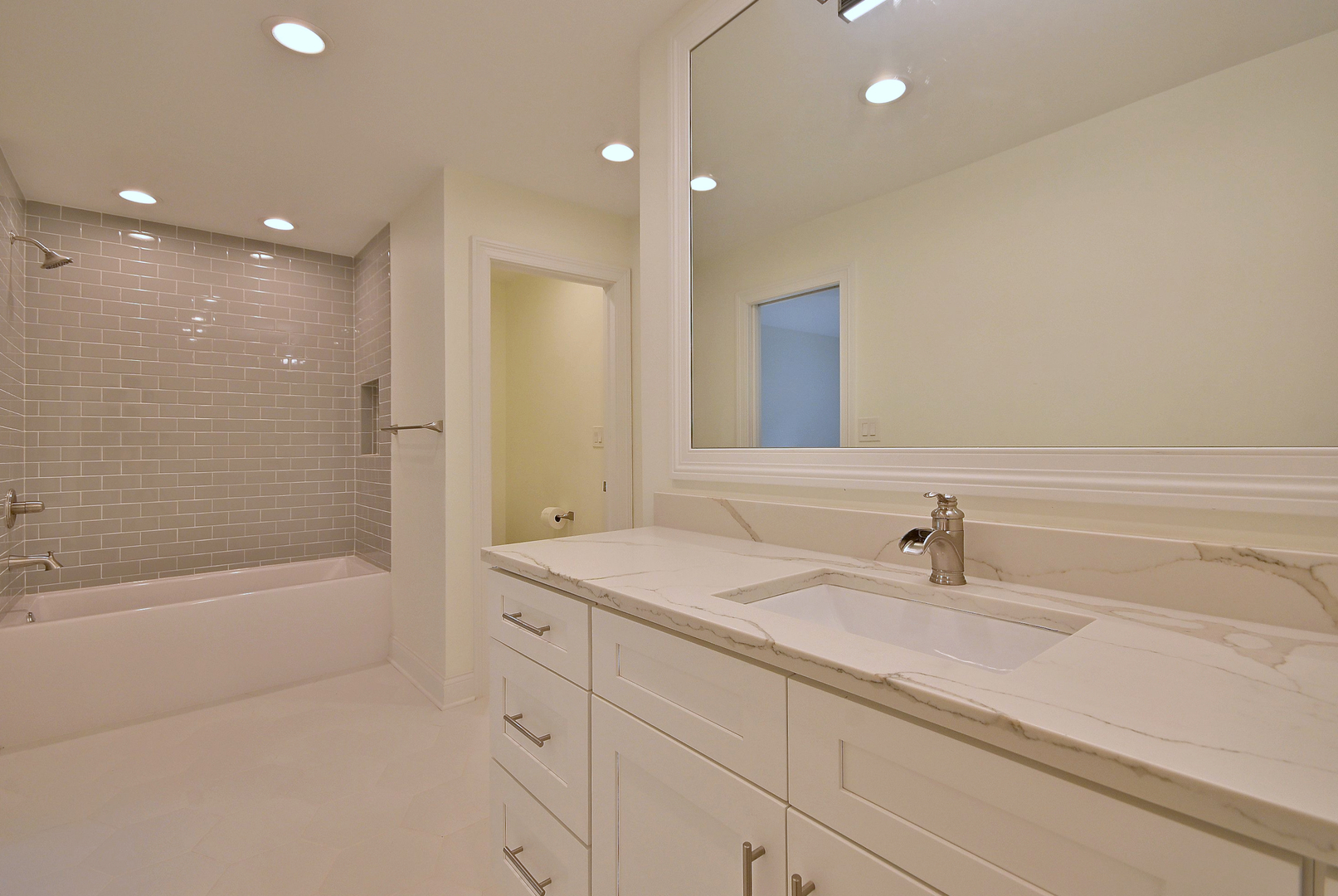 13 Woodgate Drive, Burr Ridge, IL 60527