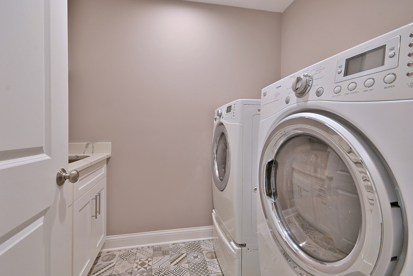 13 Woodgate Drive, Burr Ridge, IL 60527