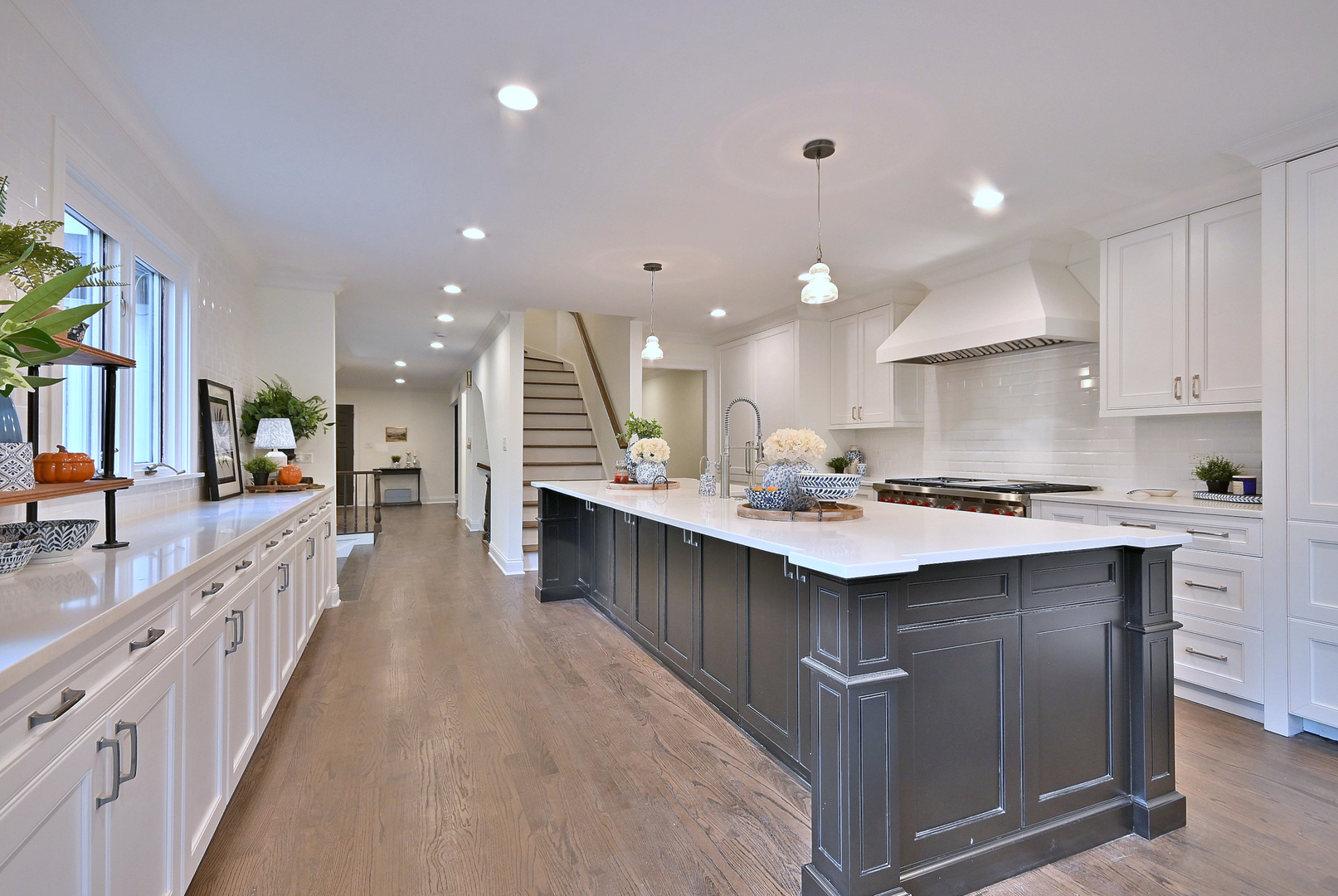 13 Woodgate Drive, Burr Ridge, IL 60527