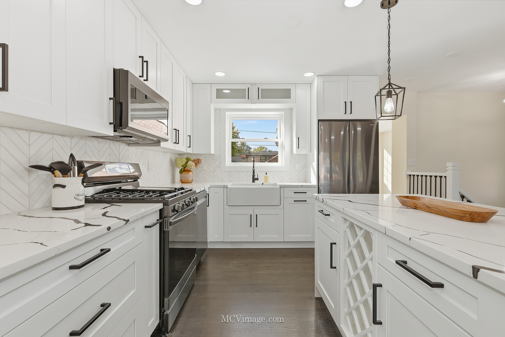 10132 S Turner Avenue, Evergreen Park, IL 60805