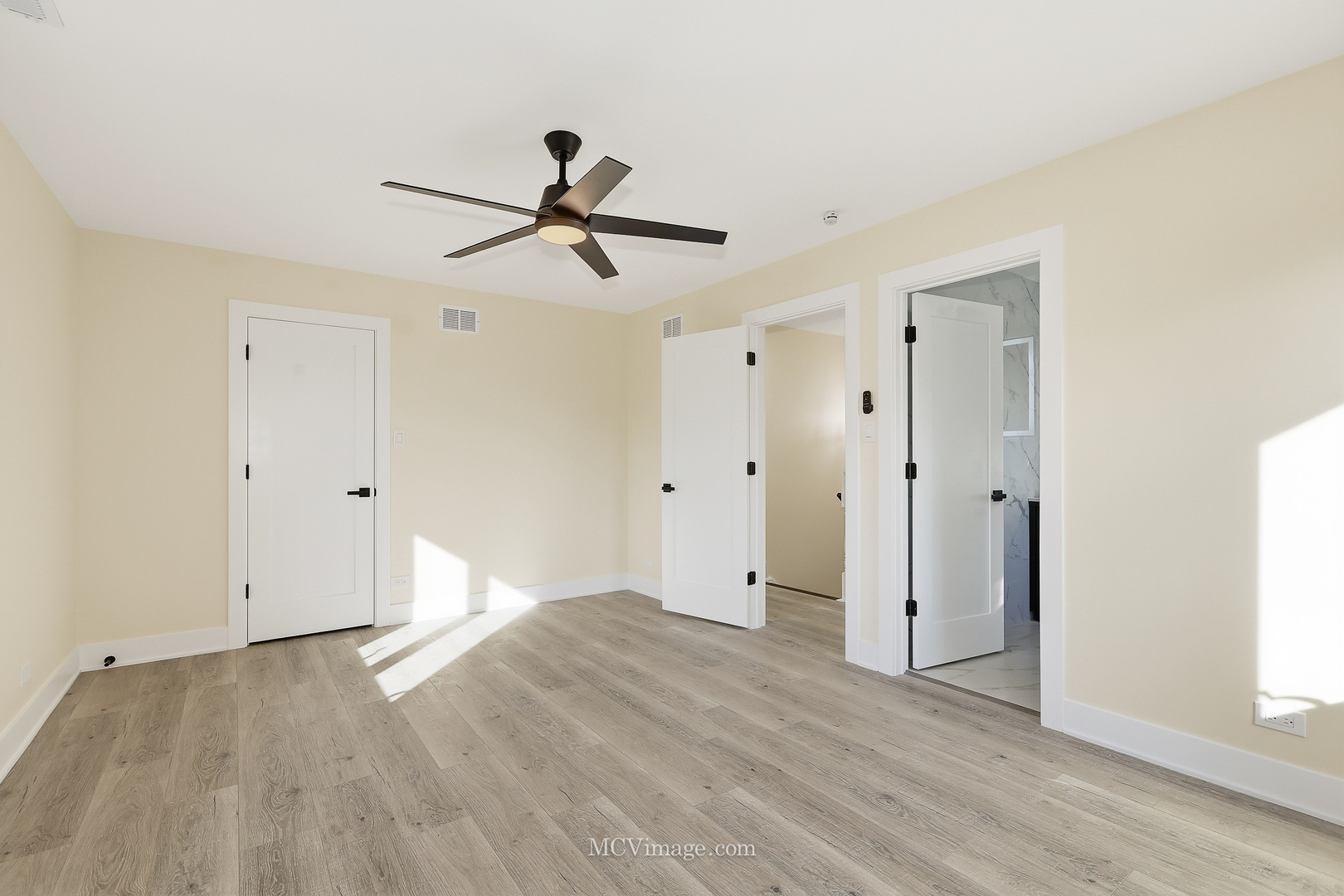 10132 S Turner Avenue, Evergreen Park, IL 60805