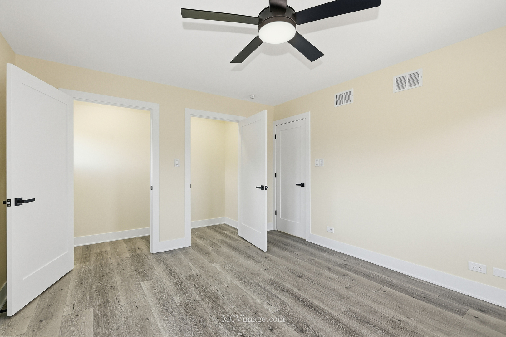 10132 S Turner Avenue, Evergreen Park, IL 60805