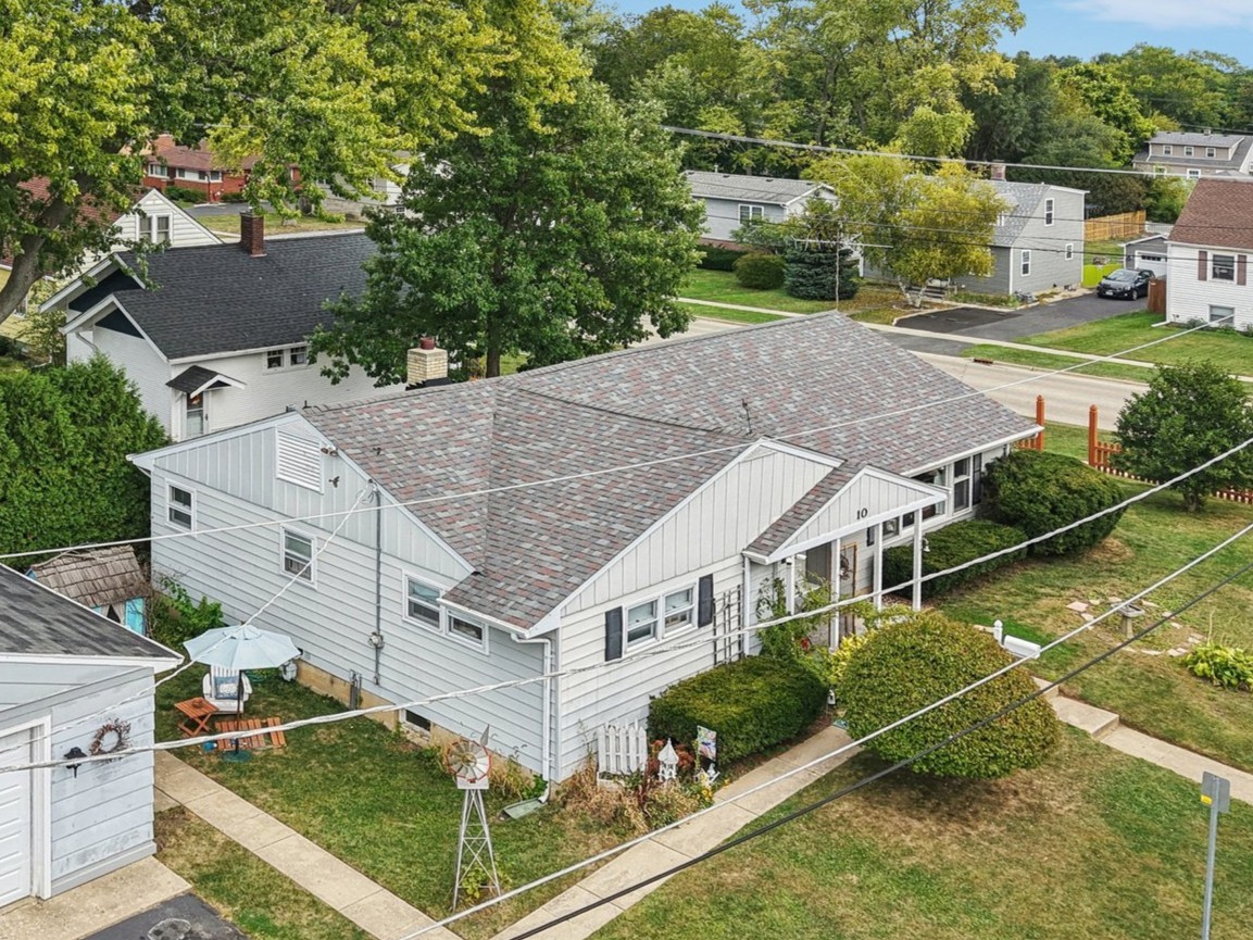 10 Glen Street, Grayslake, IL 60030