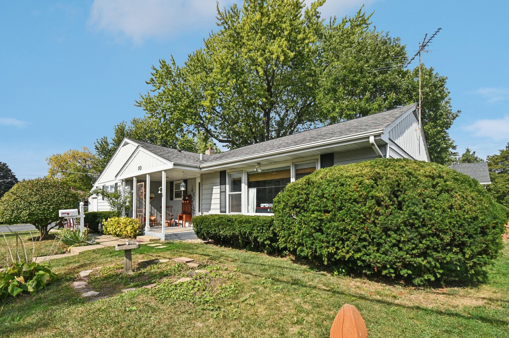 10 Glen Street, Grayslake, IL 60030