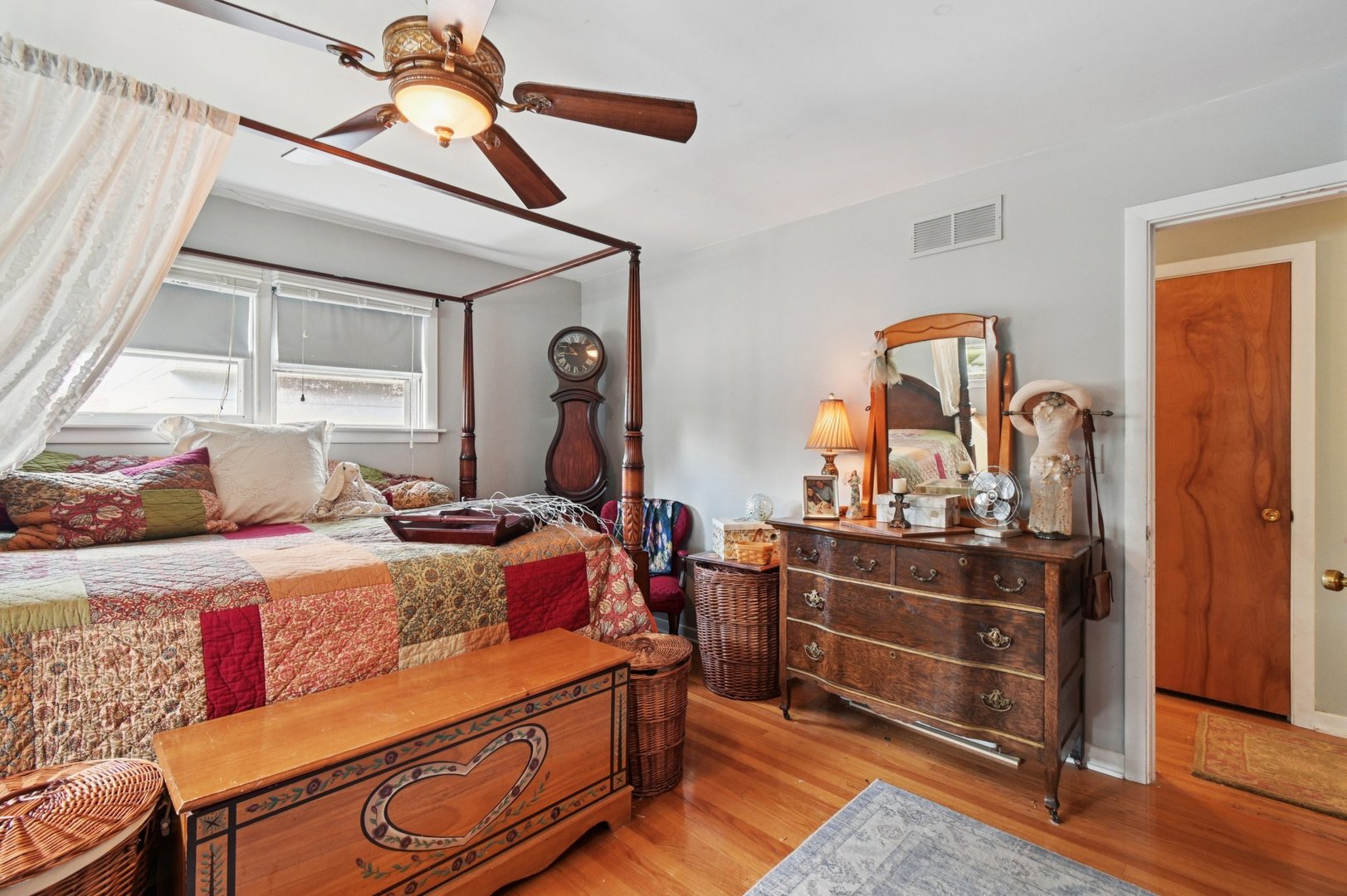 10 Glen Street, Grayslake, IL 60030